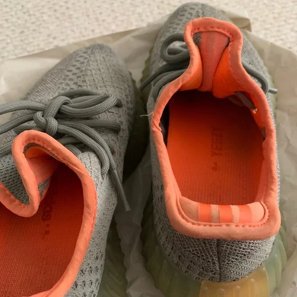 Yeezy Boost 350 V2 Desert Sage Size US 4 - Picture 3 of 5